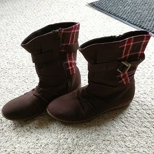 Brown Patagonia boots size 9